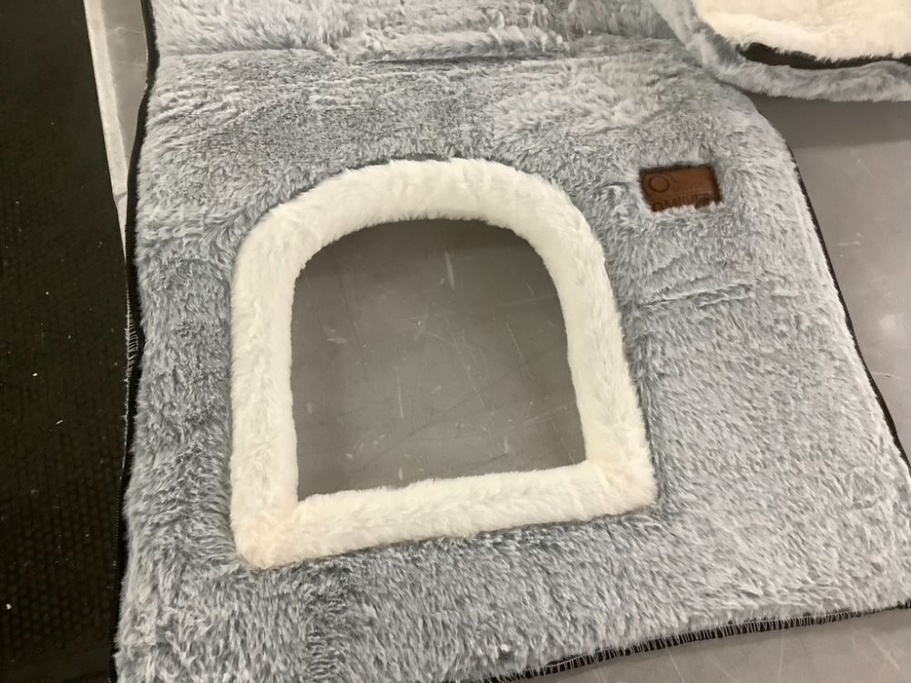Foldable Cat Cave Bed - Image 3 - Lot 743