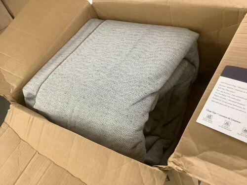 Area Rug 8' x 10' - Lot 208