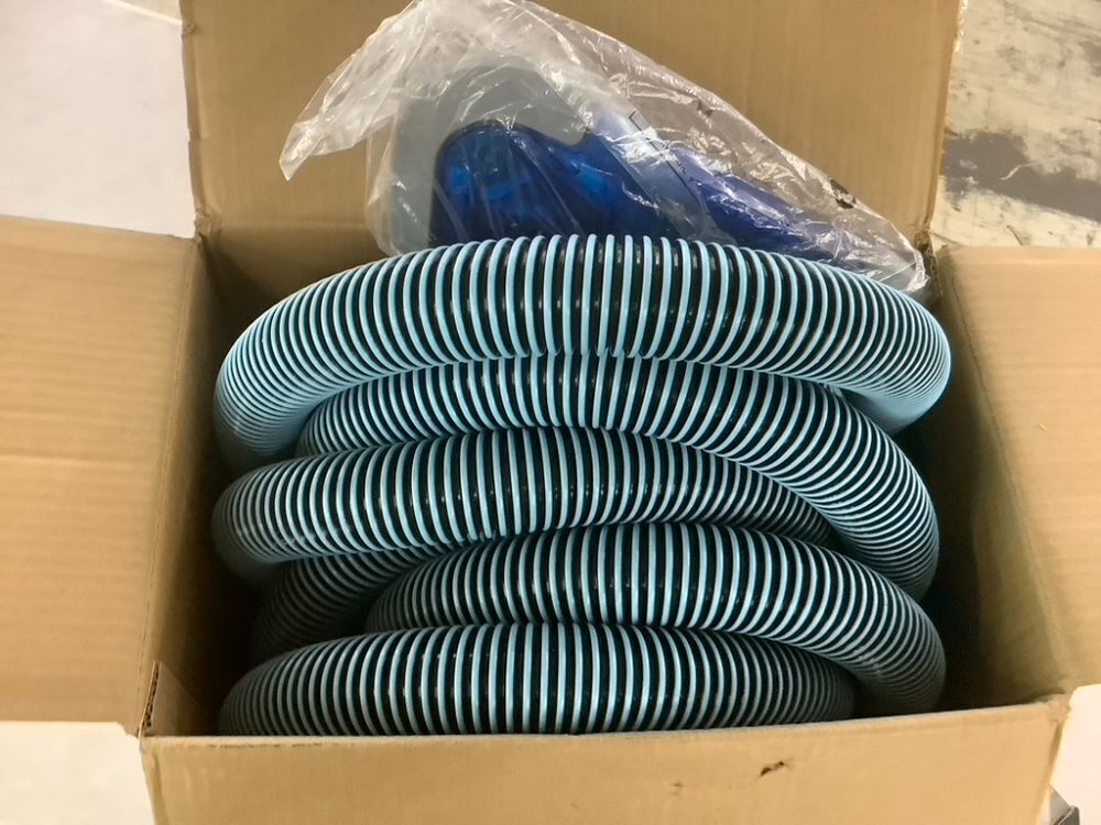 POOLWHALE Swimming Pool Vacuum Hoses with Swivel Cuff and Triangular Weighted Flex Vacuum Head - Image 2 - Lot 303