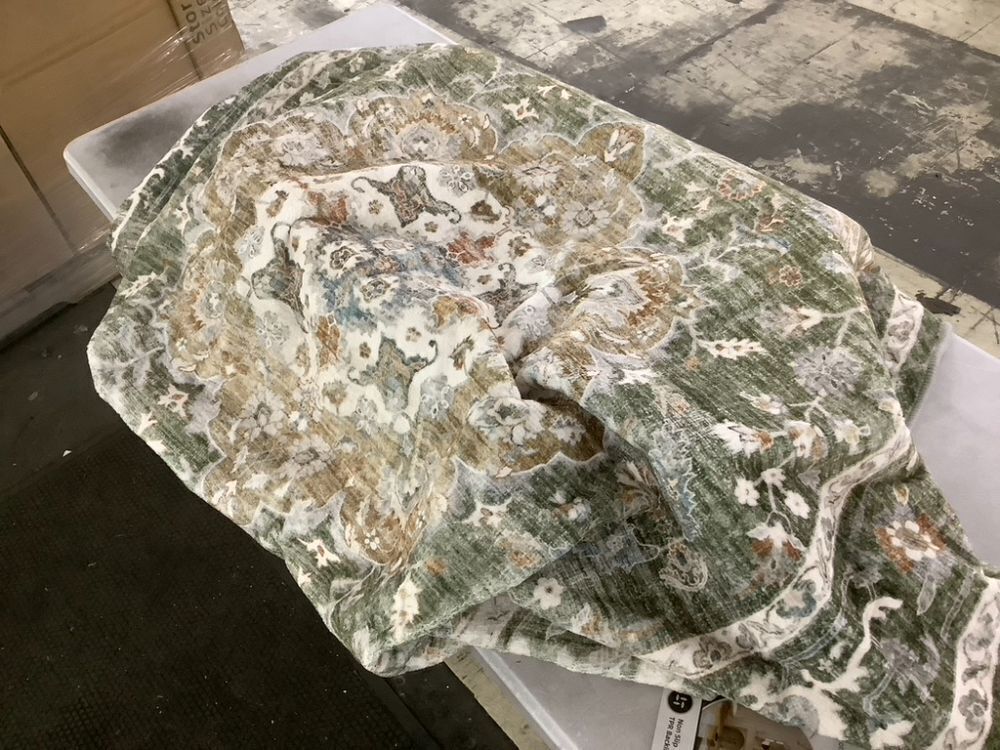 6' Round Area Rug - Image 1 - Lot 541