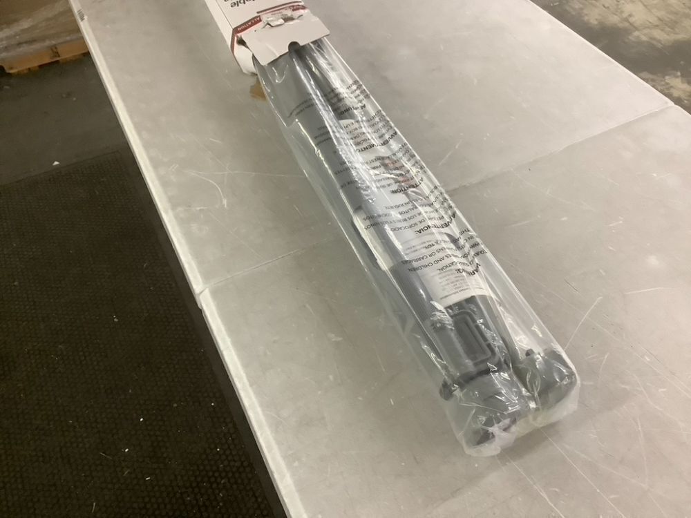 Retractable Baby Gate - Image 5 - Lot 549