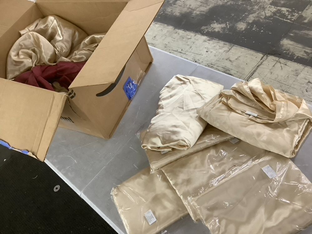 Lot of Champagne Satin Tablelcoths, 90" x 156" - Image 1 - Lot 550