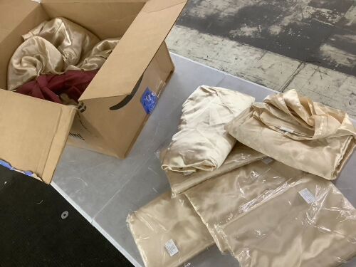 Lot of Champagne Satin Tablelcoths, 90" x 156" - Lot 550