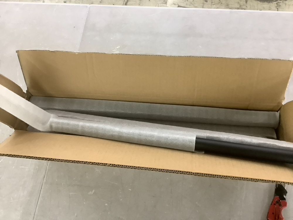 Industrial Pipe Clothing Rack - Image 2 - Lot 446