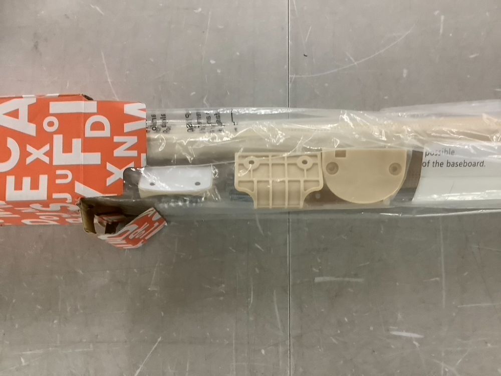 Retractable Baby Gate - Image 2 - Lot 742