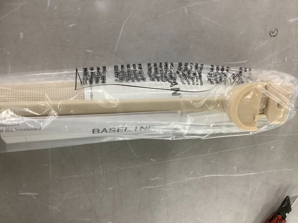 Retractable Baby Gate - Image 3 - Lot 742