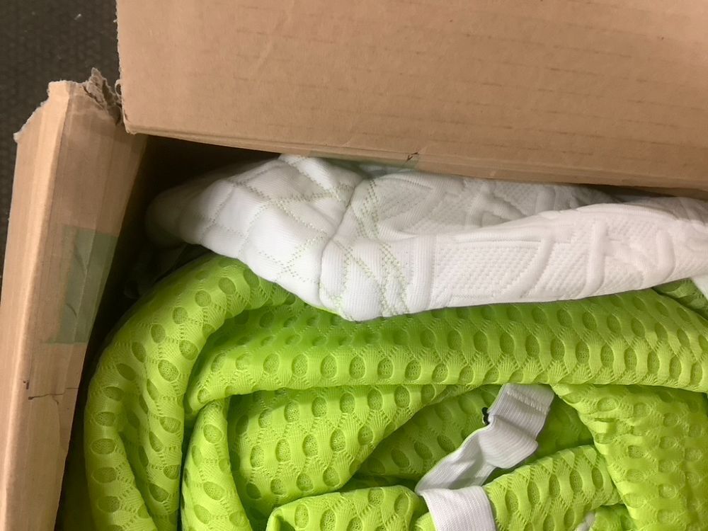 Novilla Memory Foam Mattress Topper Queen - Image 4 - Lot 232