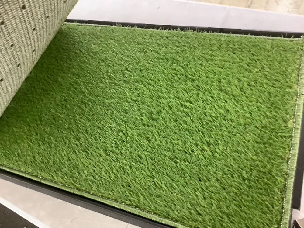 Hompet Artificial Grass Patch Dog Potty with Tray, 30''x20'' - Image 4 - Lot 337