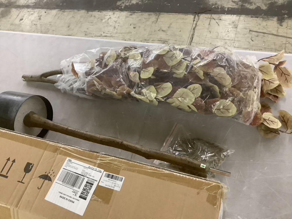 5' Artificial Tree - Image 3 - Lot 538