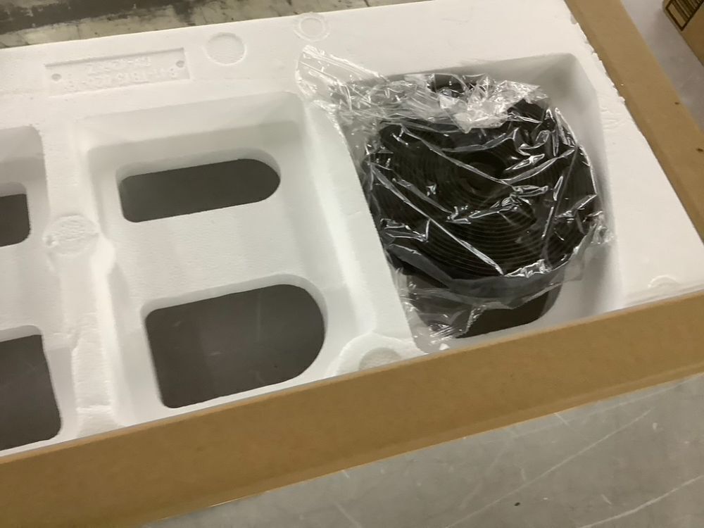 FIREGAS Range Hood Insert 36 inch 600 CFM, Ducted/Ductless Convertible - Image 6 - Lot 150