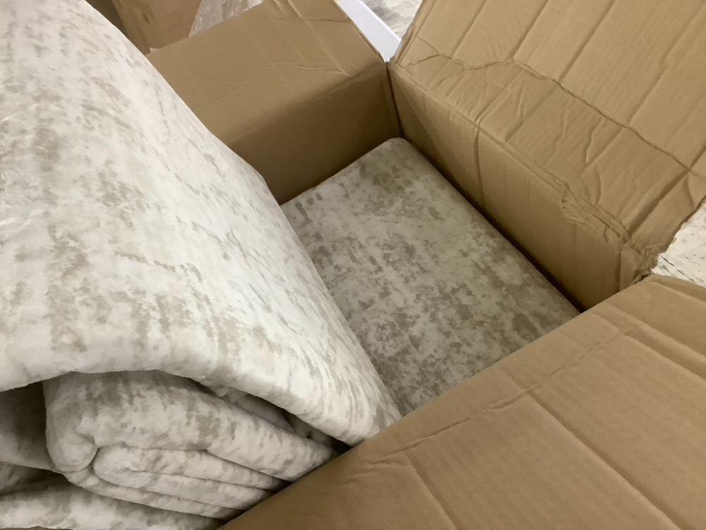 Washable Area Rug, 9' x 12' - Image 4 - Lot 233