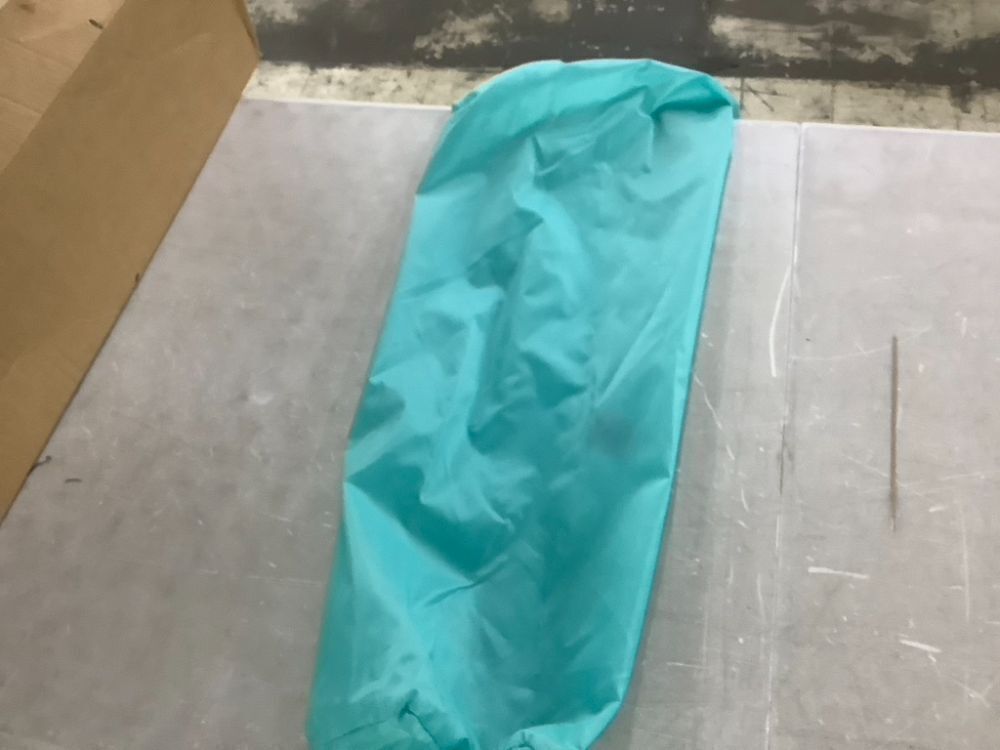 YOUNG WOOD Portable Camping Chair with Shade Canopy - Image 6 - Lot 639