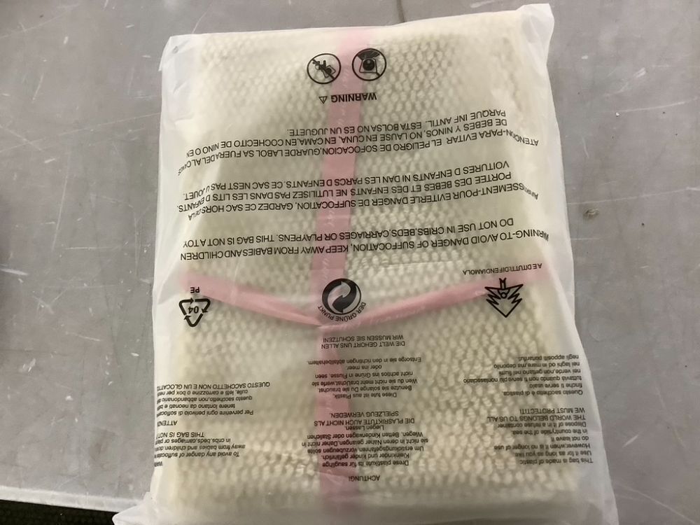 Qijirc Bathroom Rug - Image 2 - Lot 733