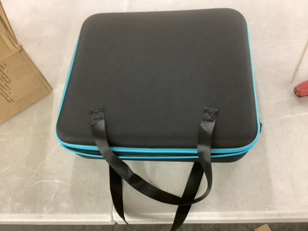 Small Carrying Case - Image 1 - Lot 739