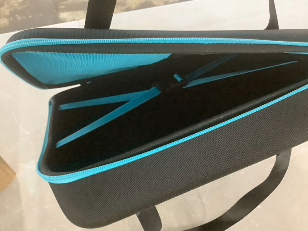 Small Carrying Case - Image 2 - Lot 739