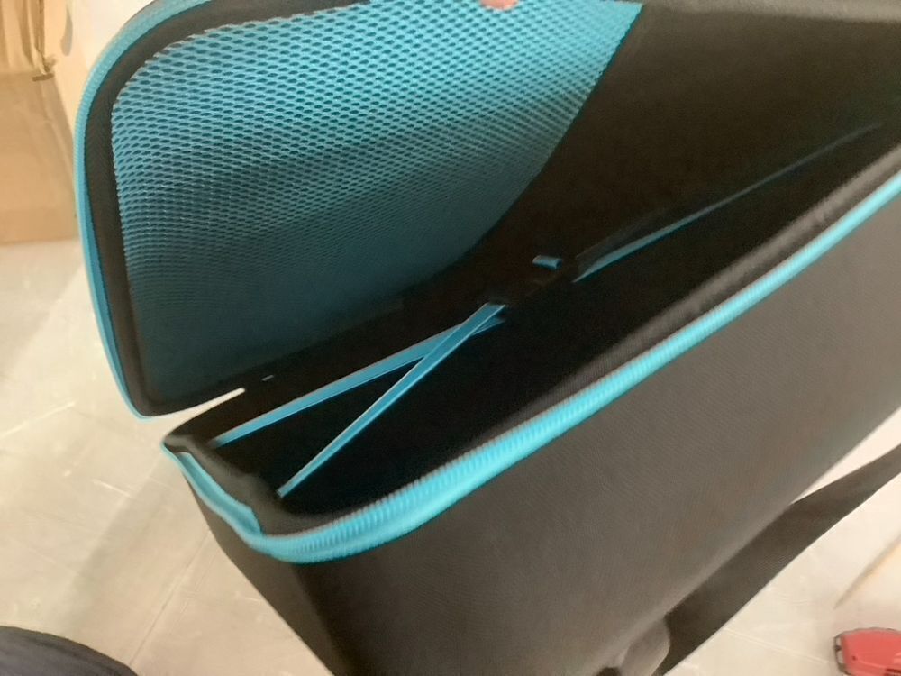 Small Carrying Case - Image 3 - Lot 739