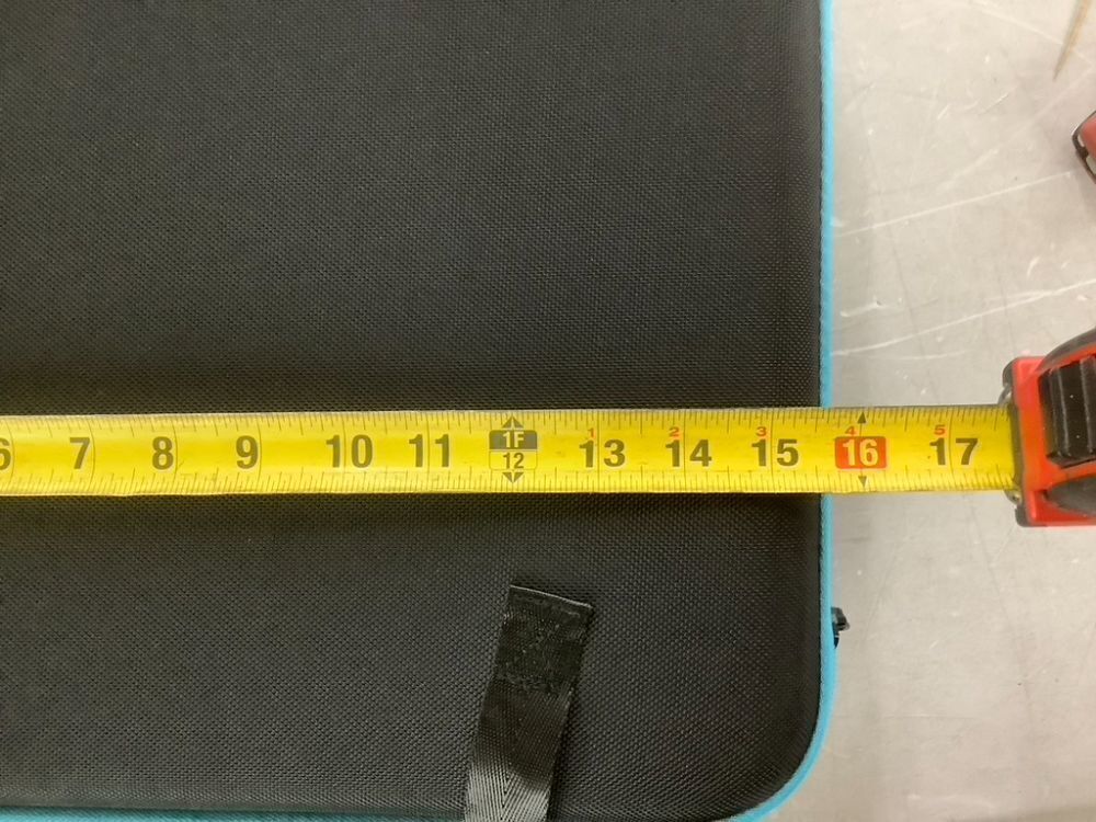 Small Carrying Case - Image 4 - Lot 739