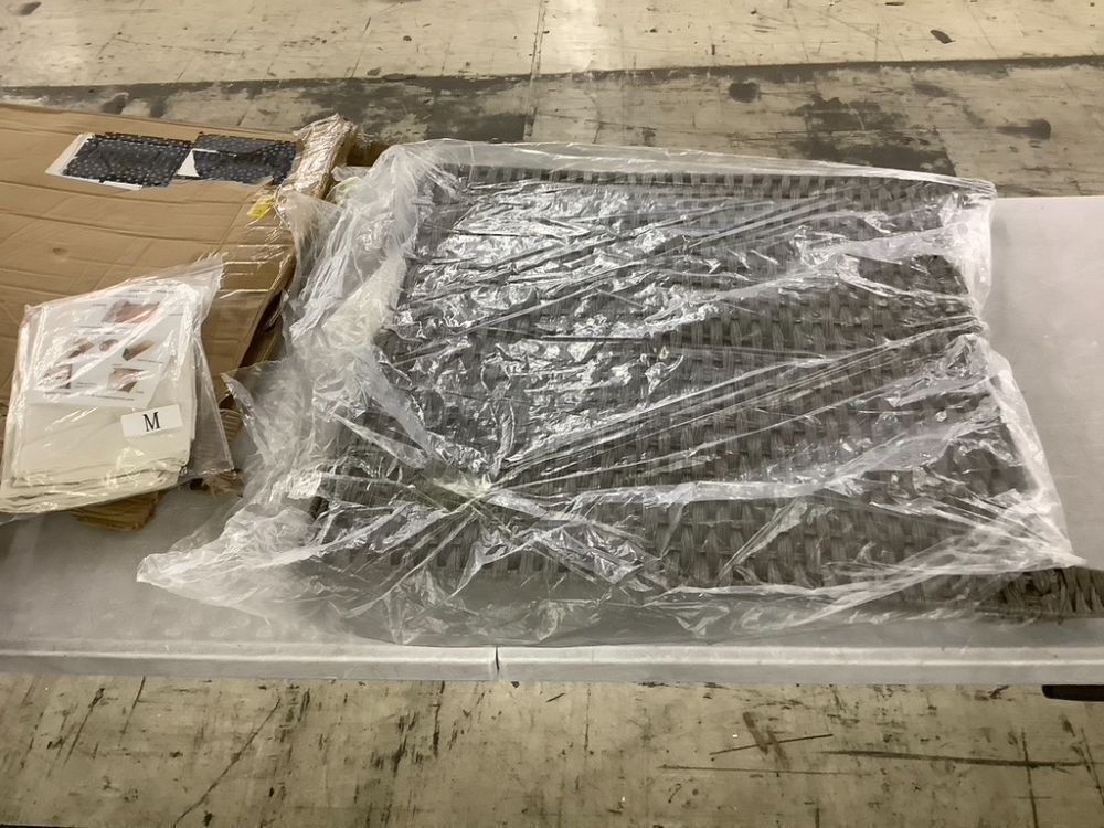 Rattan Laundry Hamper with 3 Removable Liner Bags - Image 2 - Lot 635