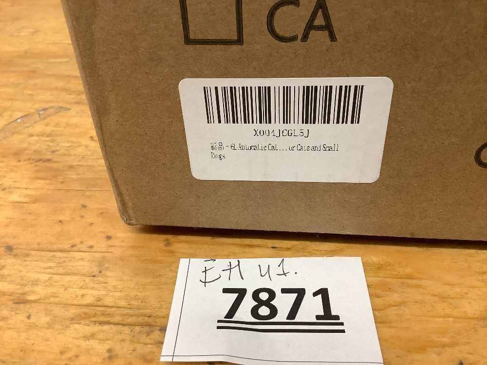 Automatic Pet Feeder - Image 3 - Lot 8