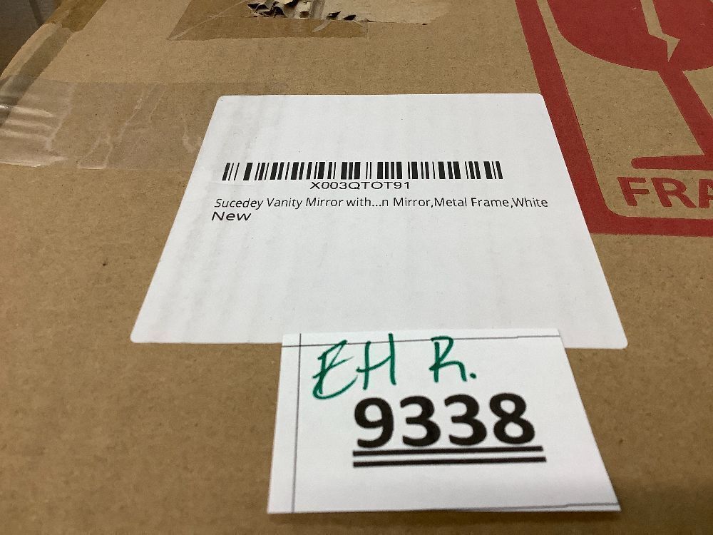 Vanity Mirror with Lights - Image 4 - Lot 9338