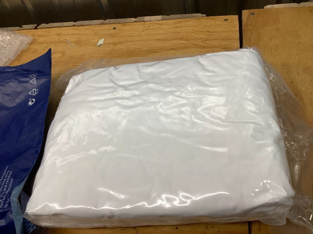 Hotella 4 Pack 100% Microfiber California King Size Fitted Sheet Only, 72"x84" Hotel Quality Deep Pocket Bottom Sheet for 14" Matress, Machine Washable, Non-Fade, Snug Fit & Stay in Place, White - Image 2 - Lot 9358