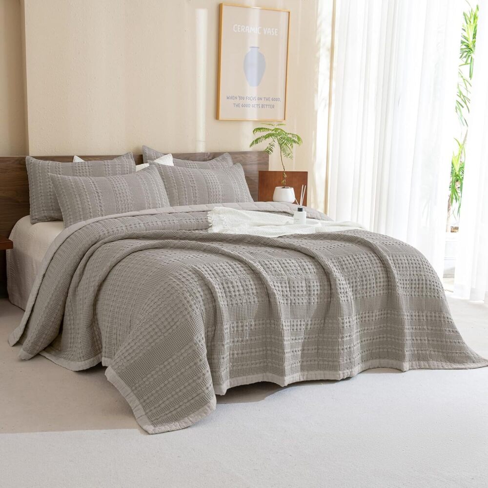 CozyTide Oversized King Bedspread - Image 1 - Lot 9373