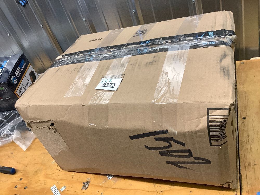 CozyTide Oversized King Bedspread - Image 4 - Lot 9373