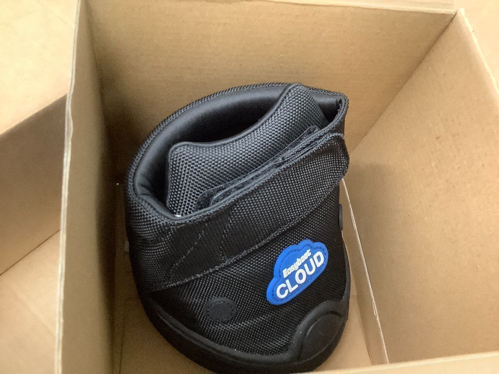 4 Pack EasyCare Easyboot Cloud Horse Hoof Boot - Image 2 - Lot 9244