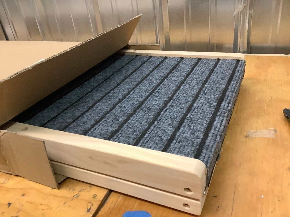 Wooden Foldable Non-Slip Dog Ramp, Adjustable Height Pet Ramp, Dog Climbing Ladder with Guardrail for Car, Bed, Sofa(13.8x27.6.4in) - Image 2 - Lot 9365