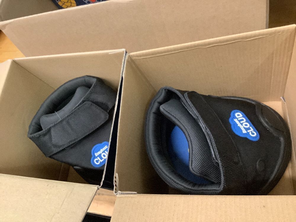 4 Pack EasyCare Easyboot Cloud Horse Hoof Boot - Image 2 - Lot 9380