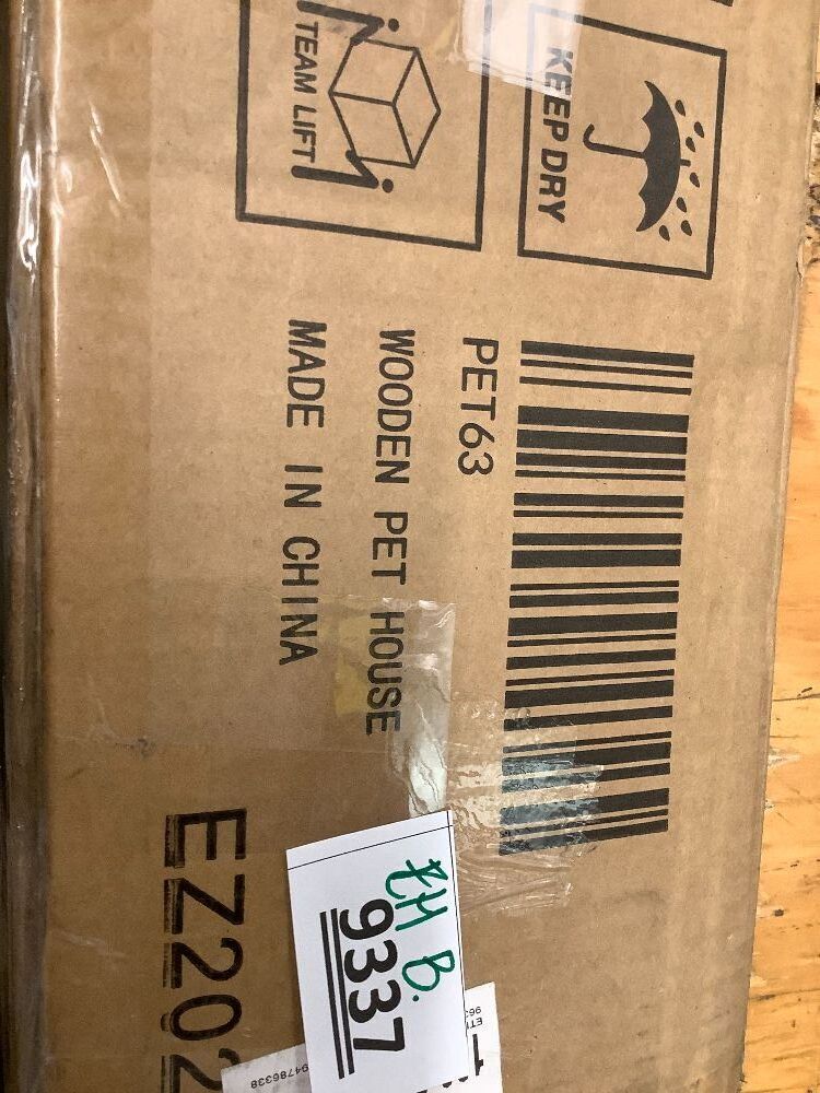 Wooden Pet House - Image 3 - Lot 9337