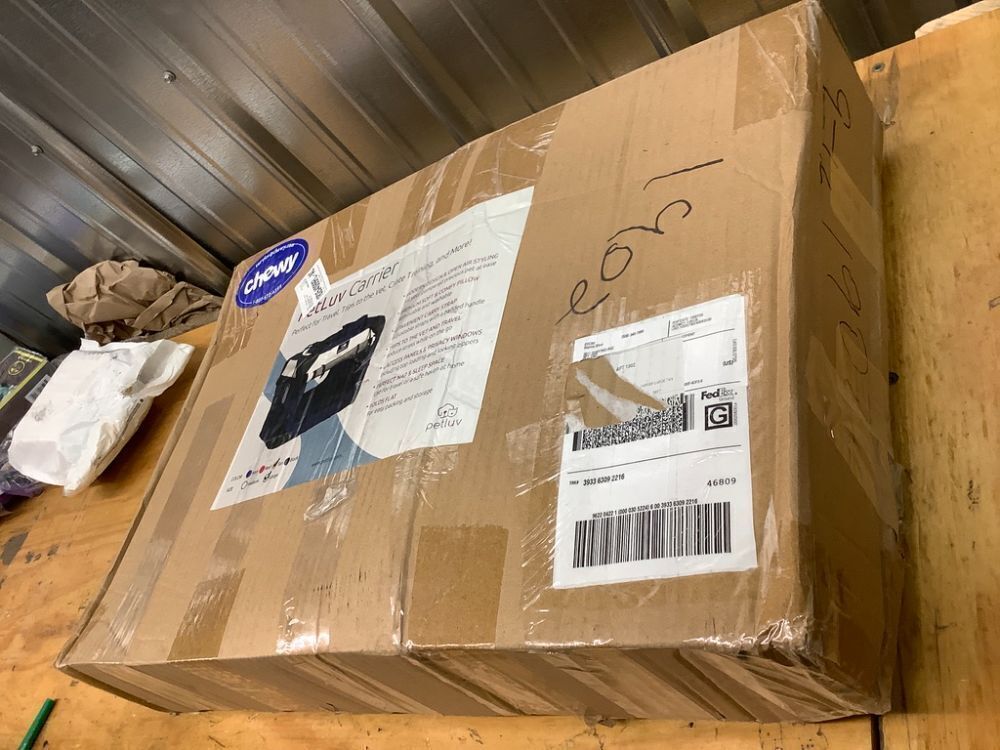 Soft-Sided Cat & Dog Pet Carrier, Large 24"x16"x16", Fits Large Cat, 2 Cats, or Medium Dog Comfortably, Great for Travel & Vet Visits, Privacy Windows, Removable Bed, Locking Zippers, Folds Flat - Image 3 - Lot 9317