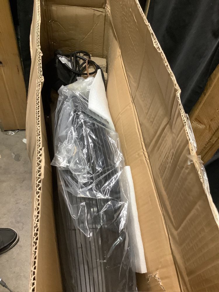 24 Inch Wall Mount Fan Oscillating Wall Fan - Image 4 - Lot 9349