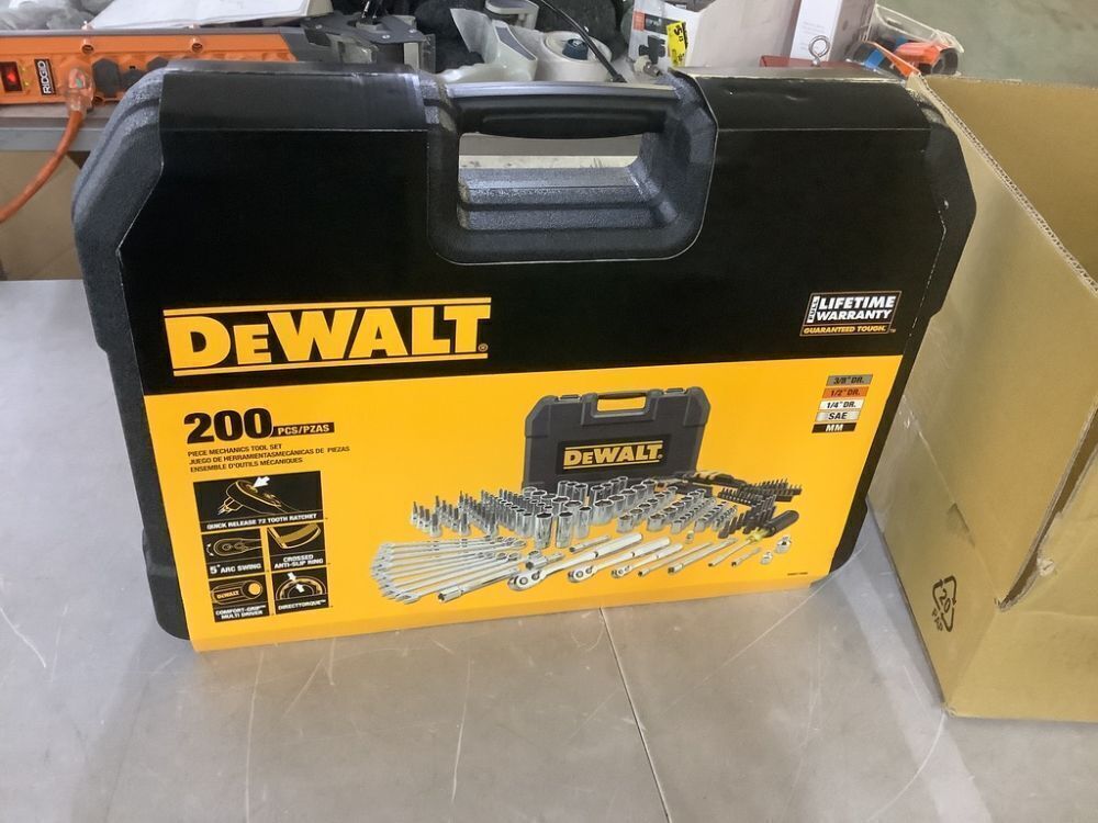DEWALT 1/4 in., 3/8 in., and 1/2 in. Drive Polished Chrome Mechanics Tool Set (200-Piece) - Image 2 - Lot 21JF