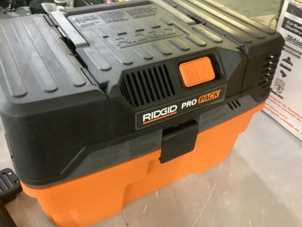 RIDGID 4.5 Gal. 5.0 Peak HP PRO PACK Shop Vacuum Wet Dry Vac with Fine Dust Filter, Expandable Hose and Accessories - Image 3 - Lot 89JF