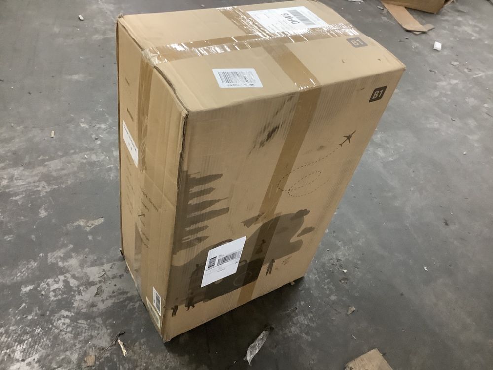 WireHot 3-Piece 20/24in Top Opening Hardshell Lightweight Luggage and 28-Inch Clamshell Opening Suitcase with Spinner Wheels & TSA Locks - Image 2 - Lot 142JF