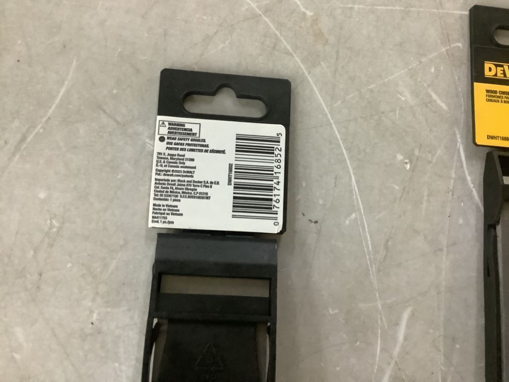 Lot of DEWALT Wood Chisels - Image 4 - Lot 246JF