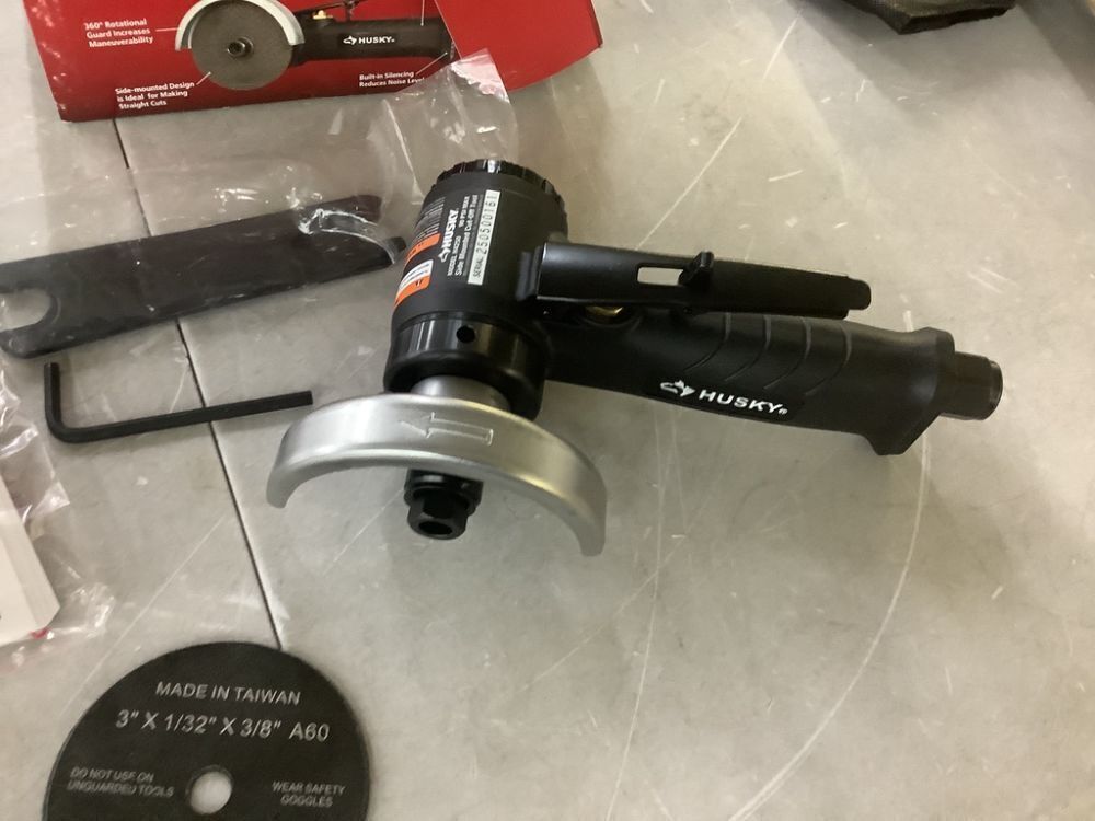 Husky Side Mounted Cut-Off Tool - Image 3 - Lot 247JF