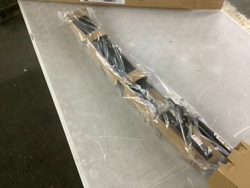 16 in. Articulating Hedge Trimmer Attachment - Image 7 - Lot 251JF