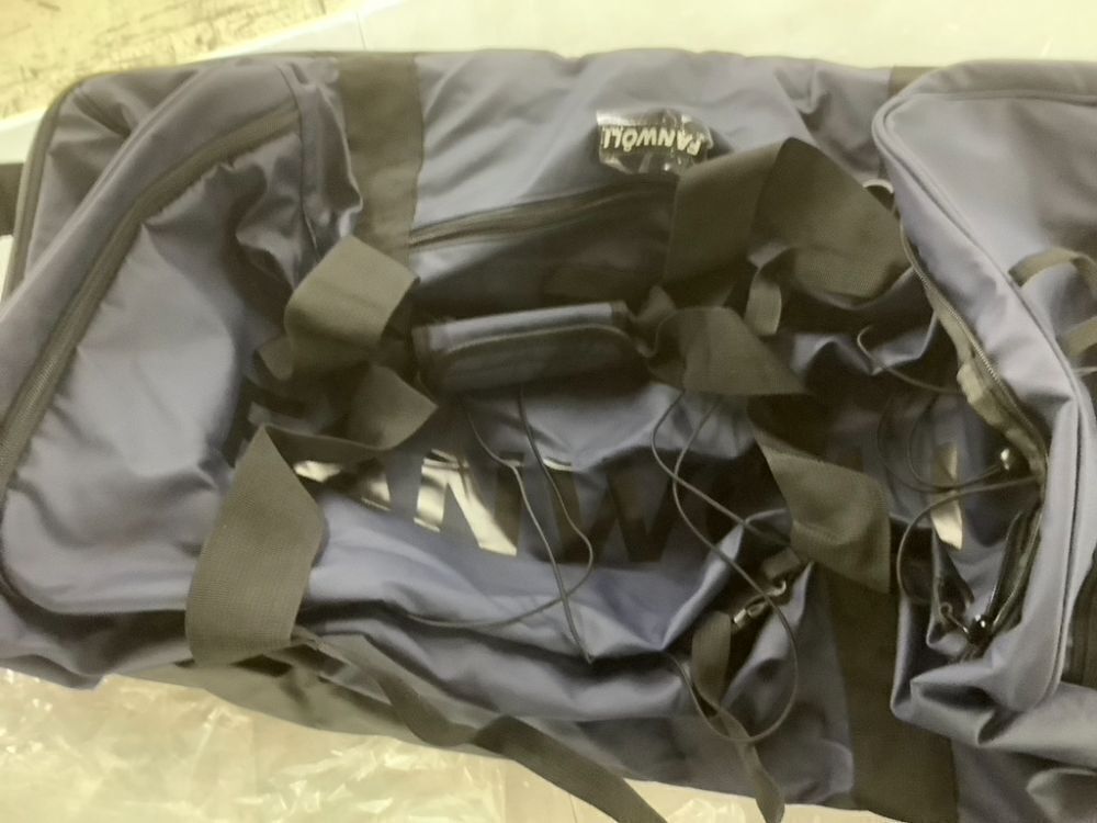 Fanwoli Large Rolling Duffle Bag with 2 Wheels - Image 3 - Lot 255JF