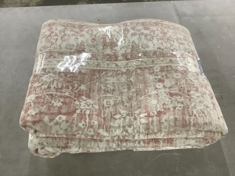 Area Rug, 5' x 7' - Image 2 - Lot 258