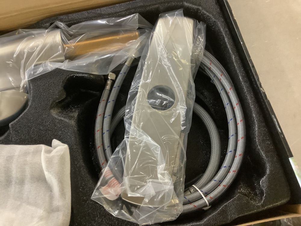 Glacier Bay Calandine Single-Handle Pull-Down Sprayer Kitchen Faucet with soap dispenser in Spot Resist Stainless - Image 5 - Lot 347JF