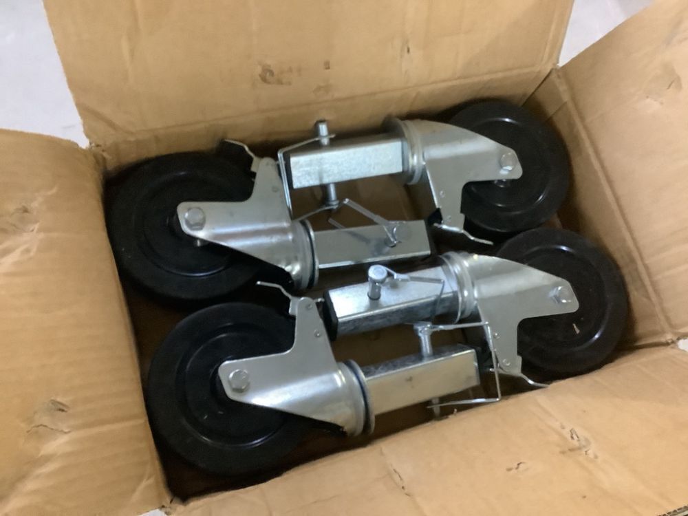VEVOR 5 in. Scaffolding Rubber Swivel Caster Wheels 4-Pack - Image 2 - Lot 436JF
