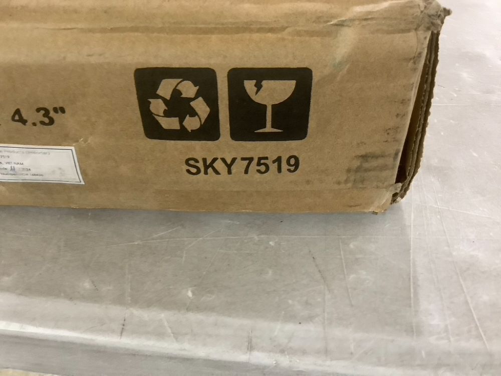 Large Water Hyacinth Double Laundry Hamper Basket w/ 2 Liner Bags - Image 9 - Lot 659