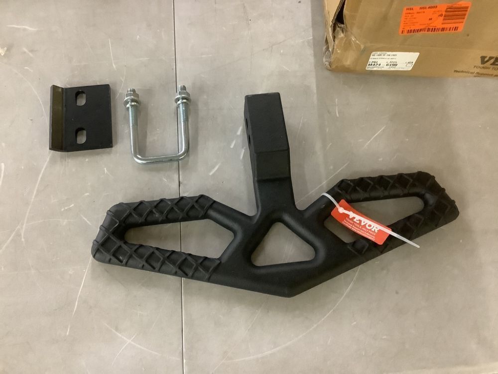 VEVOR Hitch Step for 2 in. Receiver, 350 lbs. Load Capacity, Rear Bumper Guard Protector - Image 2 - Lot 737JF