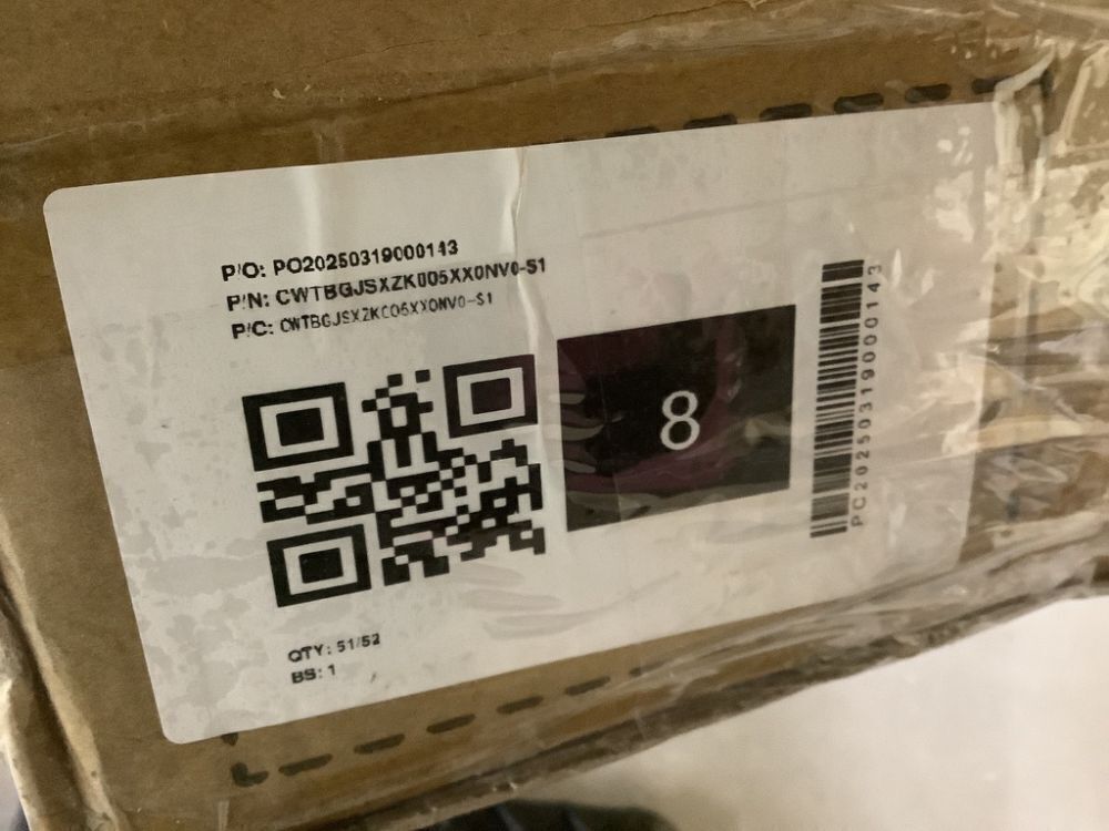 VEVOR Hitch Step for 2 in. Receiver, 350 lbs. Load Capacity, Rear Bumper Guard Protector - Image 6 - Lot 737JF