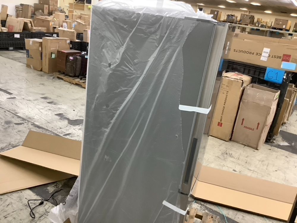 Vissani 18.7 cu. ft. Bottom Freezer Refrigerator in Stainless Steel - Image 7 - Lot 13JF