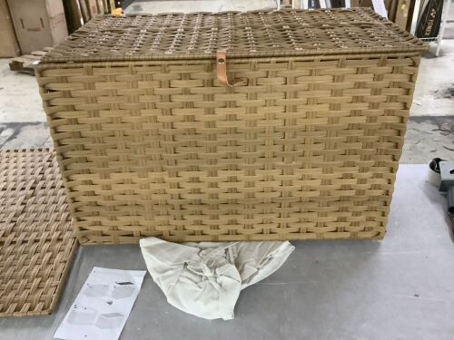 Wicker Laundry Basket 32" x 17.5" x 20" - Lot 262JF