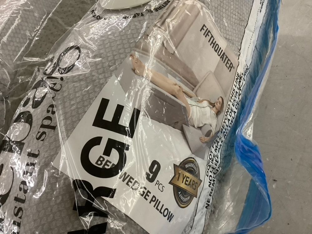 Bed Wedge Pillow Set - Image 5 - Lot 278