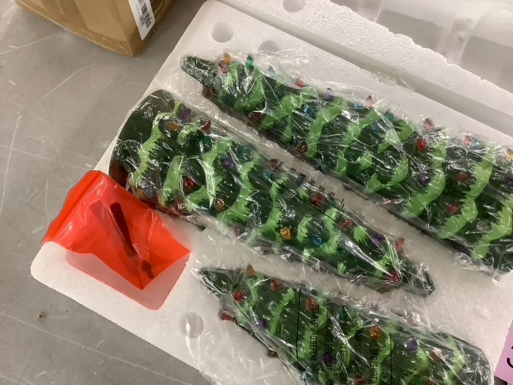 Set of 3 Pre-Lit Ceramic Tabletop Christmas Trees - Image 3 - Lot 301